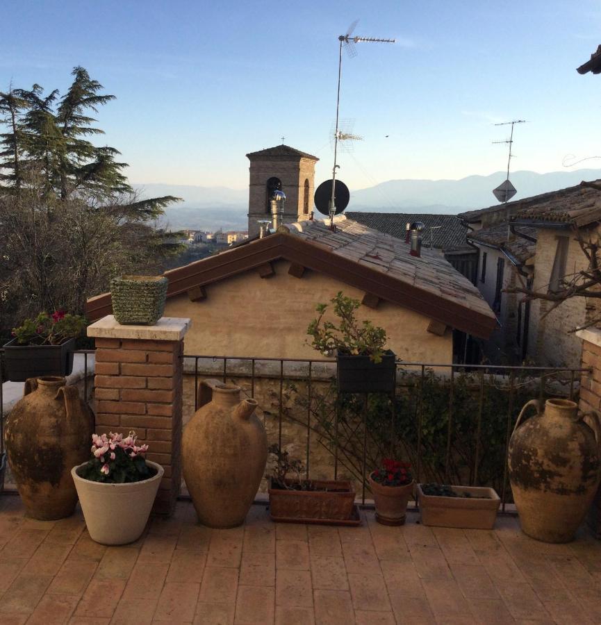 L'Angolo Di Zia Anna Montefalco Exterior photo